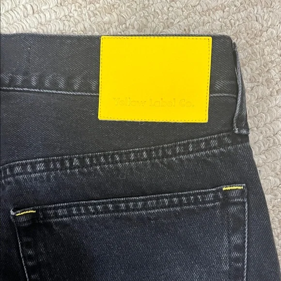 Classic Black Relaxed Fit Jeans for Men - Picture 4 of 5